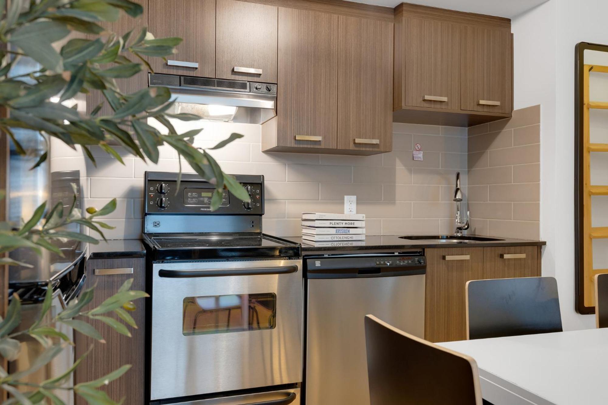 Liv Mtl Main Aparthotel Montreal Luaran gambar