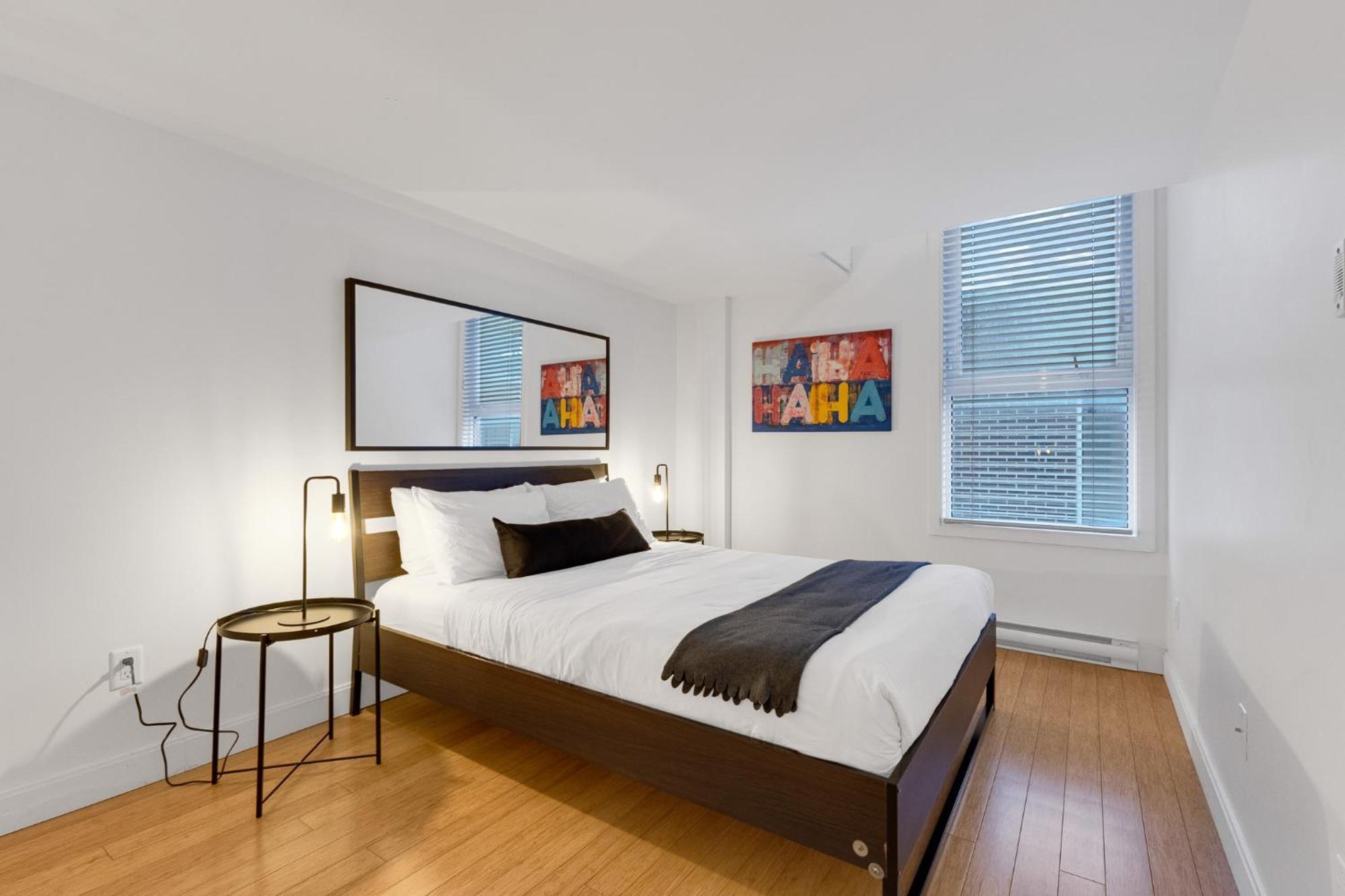 Liv Mtl Main Aparthotel Montreal Luaran gambar