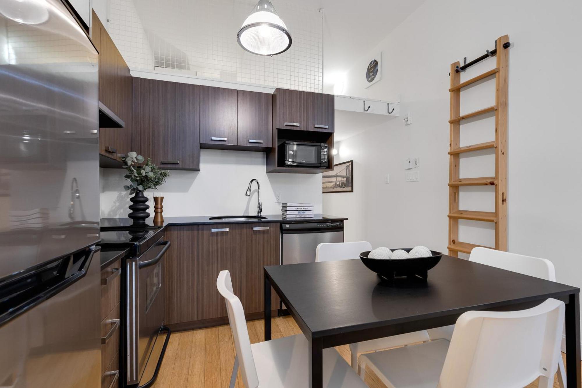 Liv Mtl Main Aparthotel Montreal Luaran gambar
